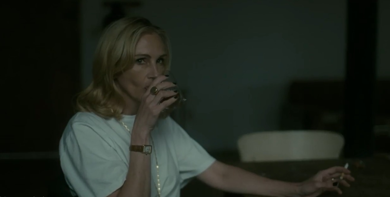 آلما در خانه اش در اسکله